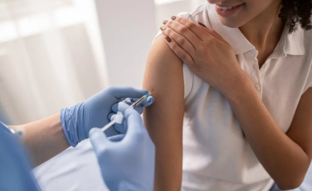 Tétano: queda na cobertura vacinal reforça a atenção à prevenção.